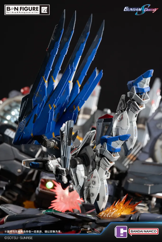 bn-figure-takumi-destroy-vs-freedom-gundam-4-683x1024 Pertarungan Mecha Legendaris dalam Bentuk Patung Koleksi