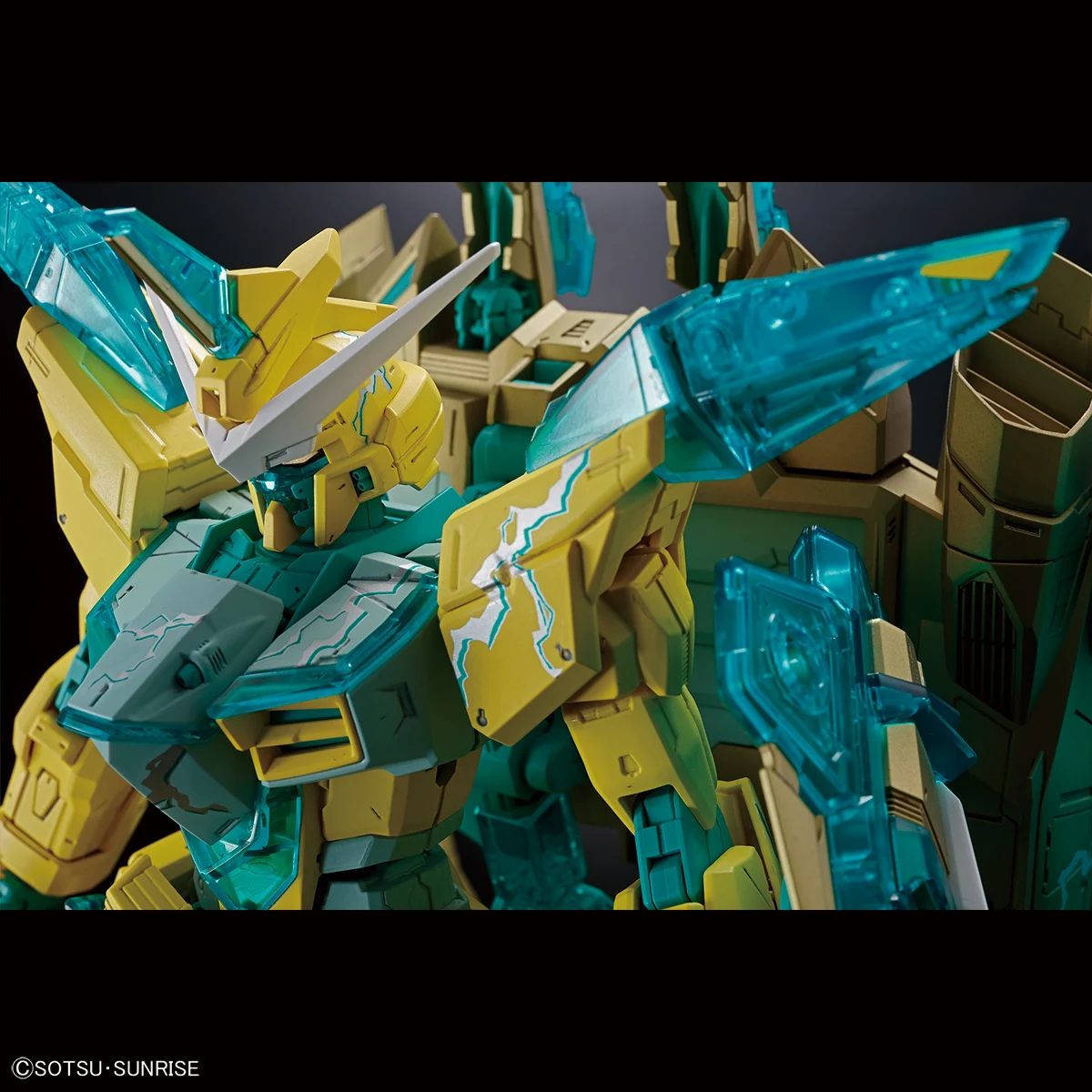 Justice Gundam Clear Yellow Hadir di Gundam Base Jepang